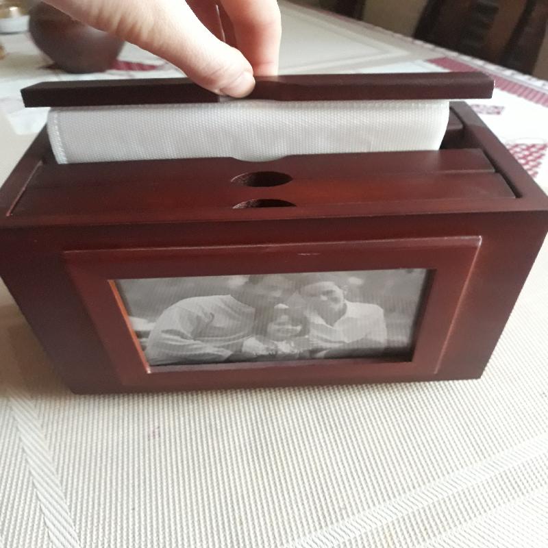 Stojak kasetka na zdjęcia z drewna hebanowego - 01 Stojak kasetka na zdjęcia z drewna hebanowego - 01