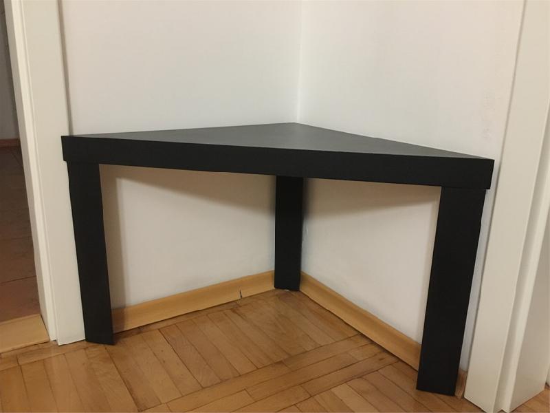 Stolik trójkątny czarny IKEA
