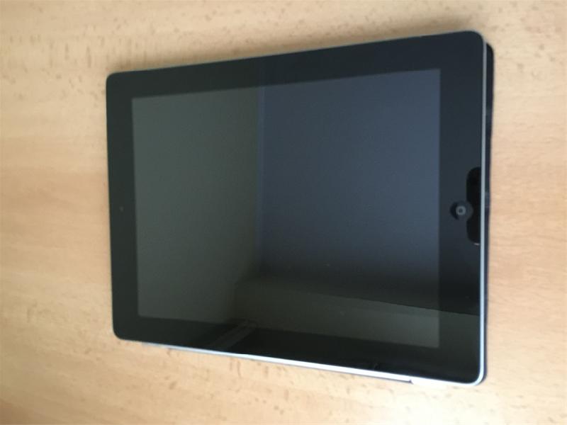 Tablet iPad 2 na części