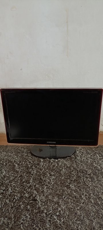Oddam monitor firmy Samsung - 01 Oddam monitor firmy Samsung - 01