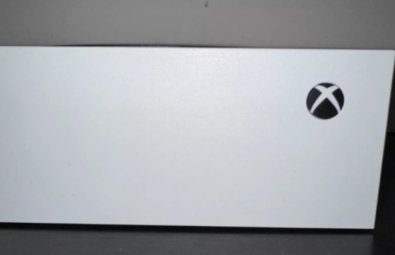 Oddam Konsole Xbox Series S - 02 Oddam Konsole Xbox Series S - 02