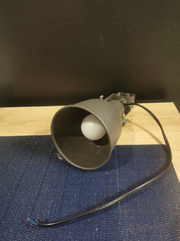 Lampa z możliwością przyczepienia do np. lustra - 01 Lampa z możliwością przyczepienia do np. lustra - 01