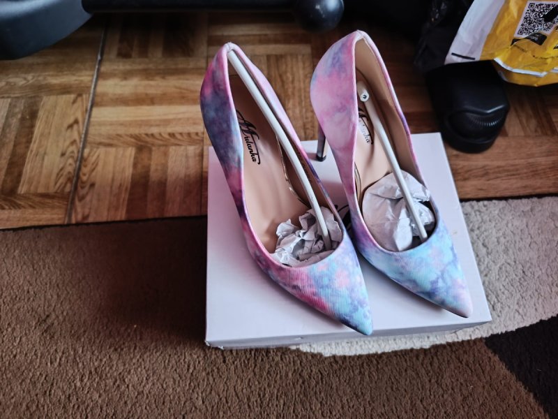 Buty, szpilki, za darmo - 01 Buty, szpilki, za darmo - 01