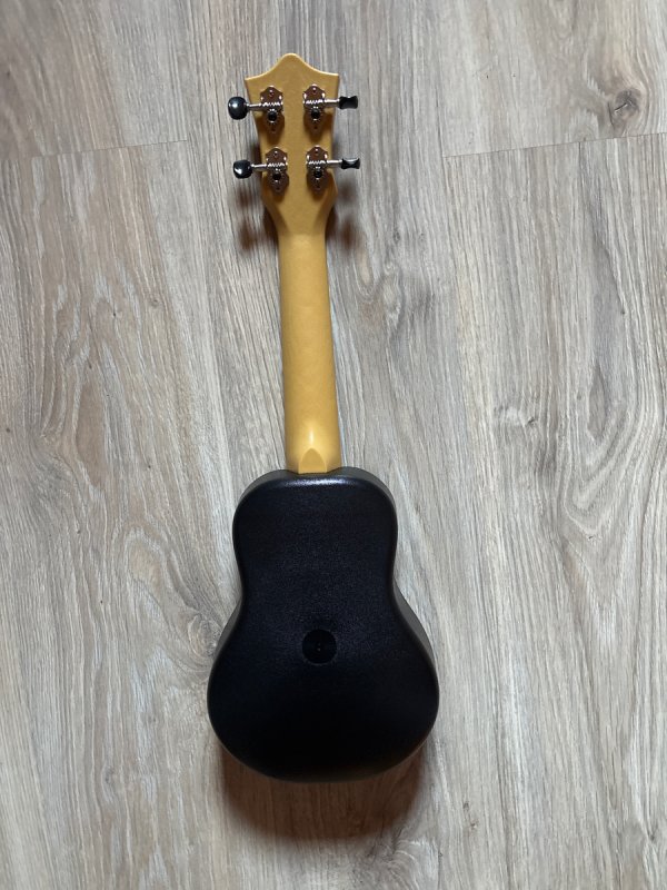 Ukulele - 02 Ukulele - 02