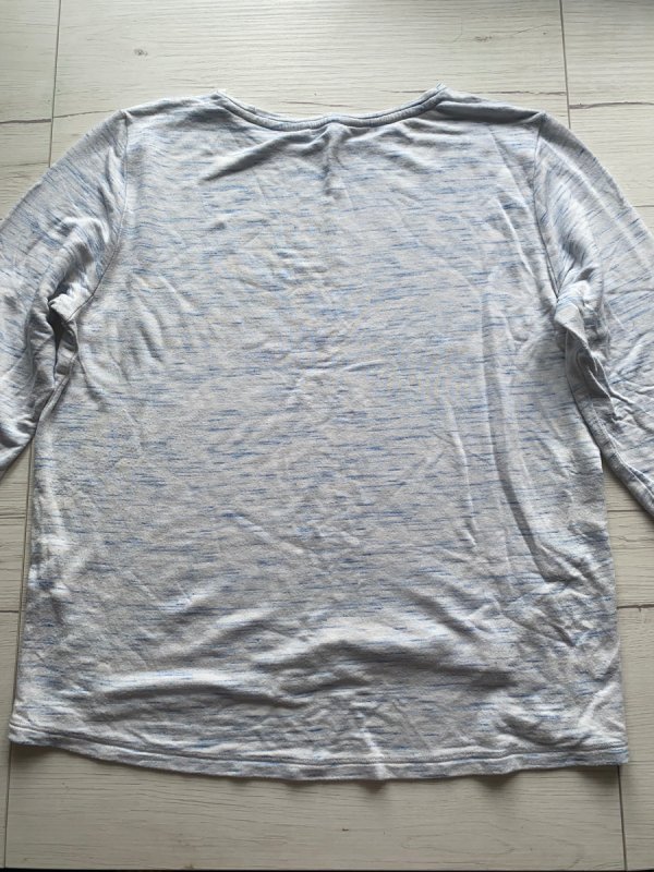 Bluzka z pół długim rękawkiem - 02 Bluzka z pół długim rękawkiem - 02