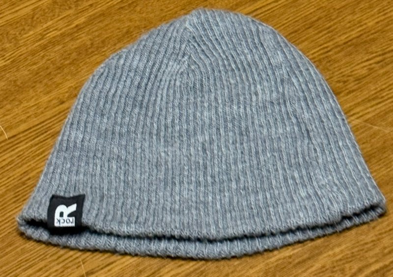 Szara zimowa Czapeczka Idealna Na zimowe Dni - 02 Szara zimowa Czapeczka Idealna Na zimowe Dni - 02