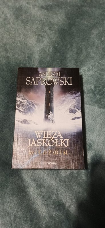 Książka A. Sapkowskiego Wieża jaskółki Wiedzmin