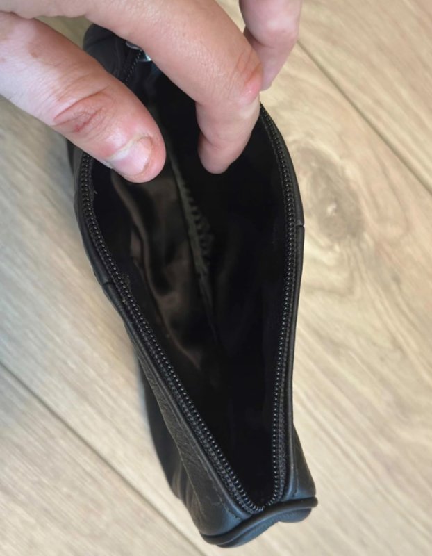 Oddam kosmetyczkę - 02 Oddam kosmetyczkę - 02