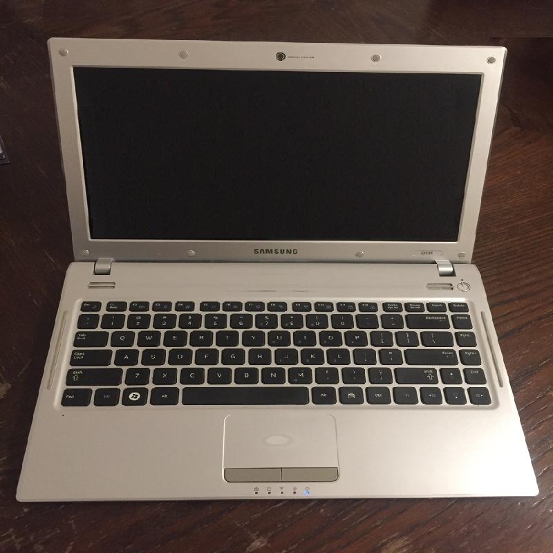 Laptop Samsung 13 Intel i3, 4GB pamięci, dysk 500