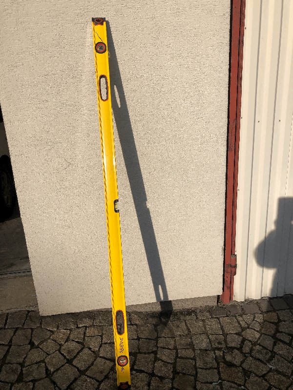 Solidna aluminiowa poziomica