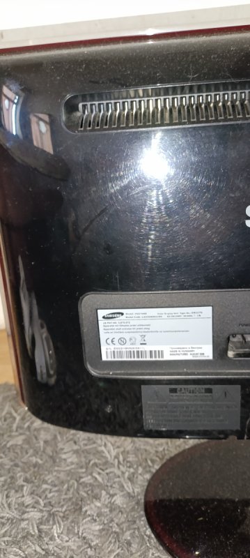 Oddam monitor firmy Samsung