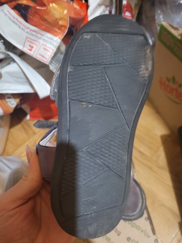 Oddam sandałki dla dziewczynki