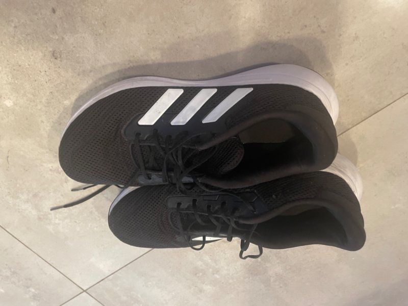 Oddam używane buty adidas - 02