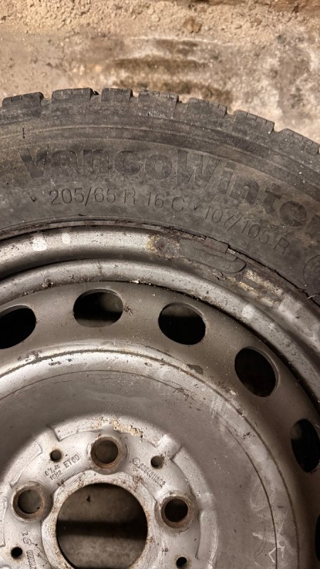 Oddam za darmo 2 felgi z oponami - 03