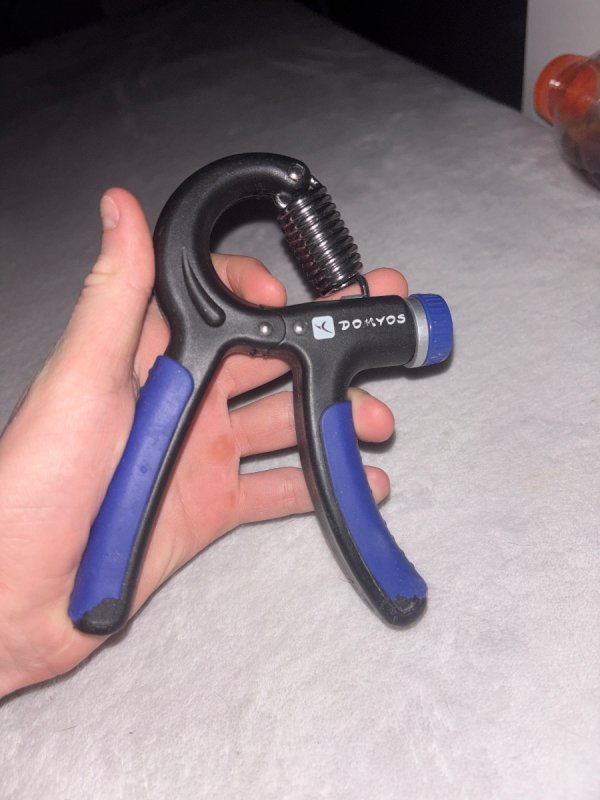 Oddam urządzenie do ćwiczenia przedramion - 01