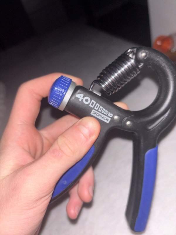 Oddam urządzenie do ćwiczenia przedramion - 02