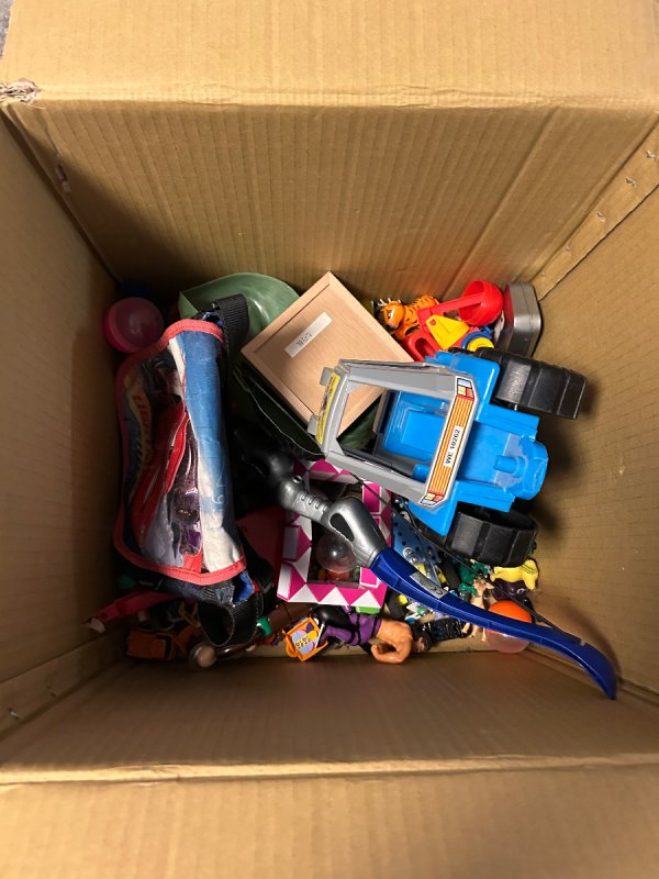 Oddam pudełko książek i zabawek - 01