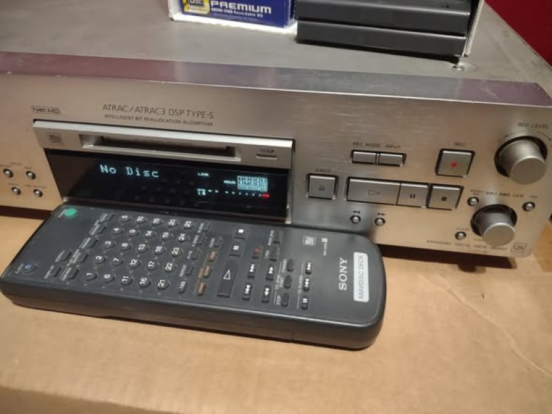 Mini Disc SONY JB 980 + dyskietki 54szt. - 01