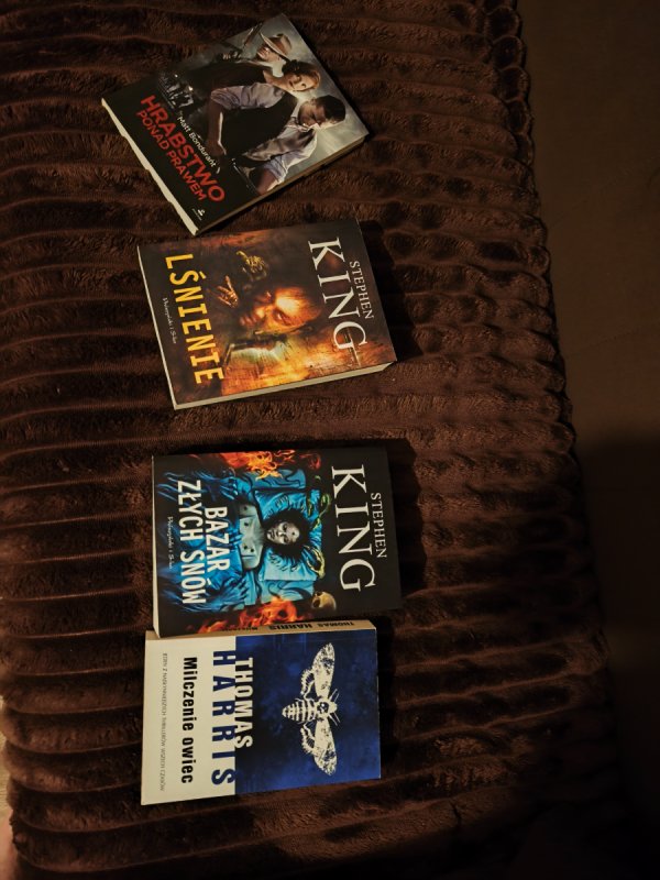 Oddam 4 książki stan bardzo dobry