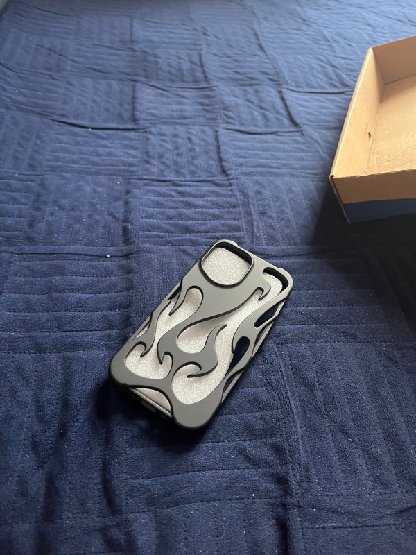 Czarne etui iphone 13 - 01