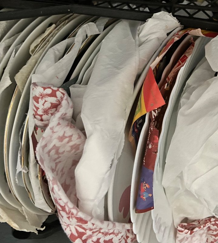 Oddam talerze, kubki, szklanki - 01 Oddam talerze, kubki, szklanki - 01