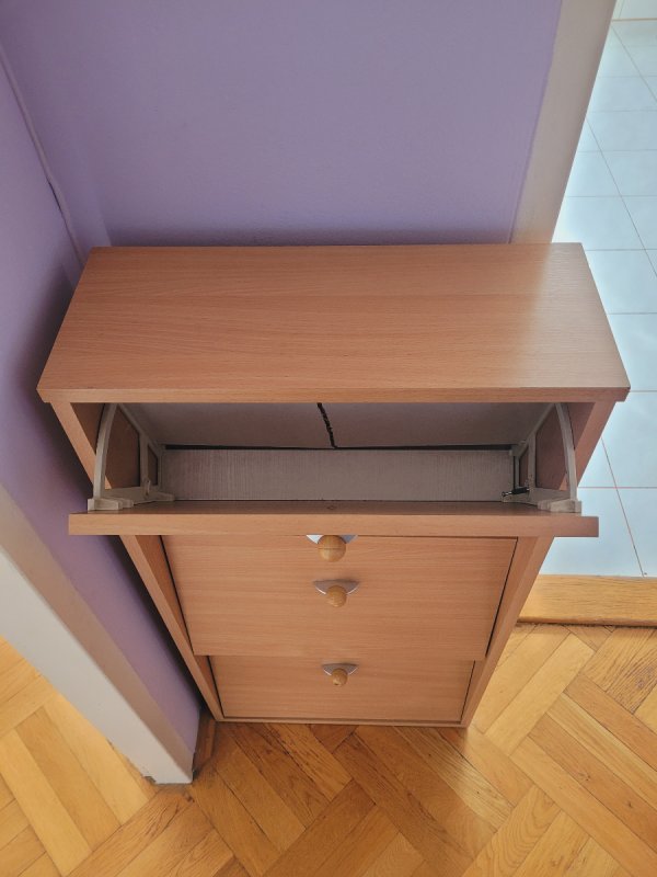 Oddam za darmo szafkę na buty - 01 Oddam za darmo szafkę na buty - 01