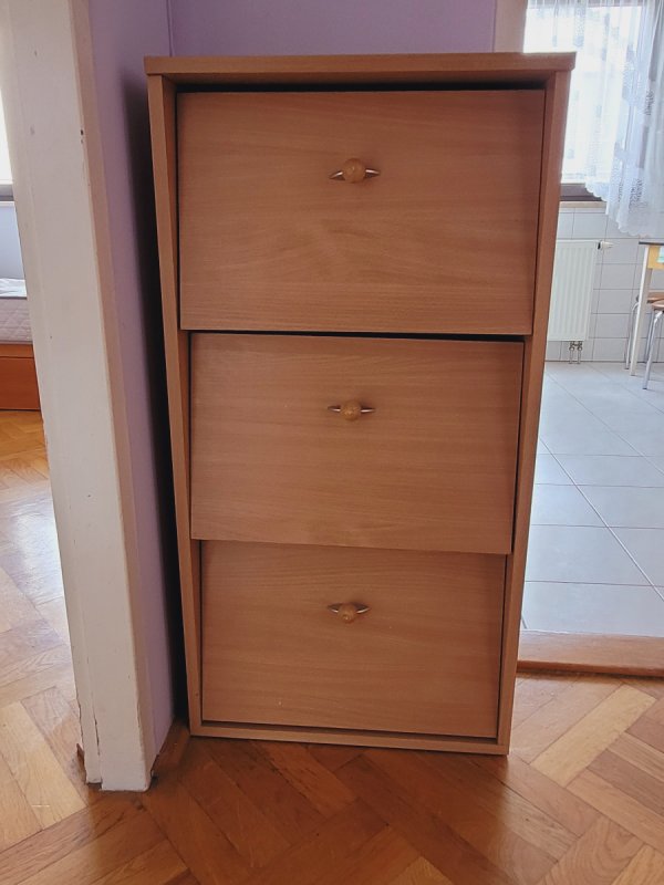 Oddam za darmo szafkę na buty - 02 Oddam za darmo szafkę na buty - 02