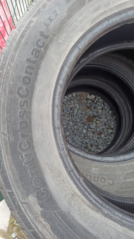 Oddam darmo dwa zestawy opon używanych 215/65 R16 - 01