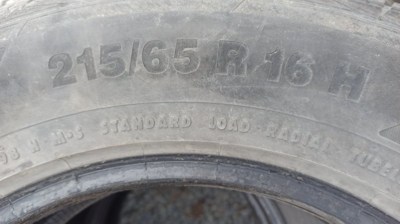 Oddam darmo dwa zestawy opon używanych 215/65 R16 - 02