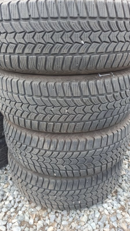 Oddam darmo dwa zestawy opon używanych 215/65 R16 - 03