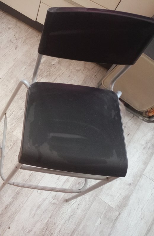 Oddam krzesła barowe 2 szt - 02 Oddam krzesła barowe 2 szt - 02