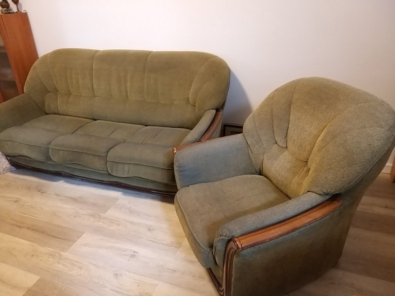 Oddam zestaw mebli knapotapczan i dwa fotele - 01 Oddam zestaw mebli knapotapczan i dwa fotele - 01