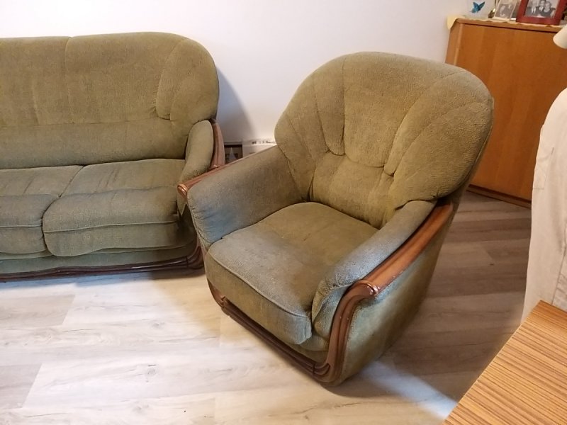 Oddam zestaw mebli knapotapczan i dwa fotele - 03 Oddam zestaw mebli knapotapczan i dwa fotele - 03