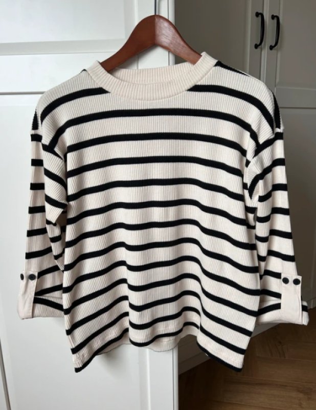 Sweter w paski - 02